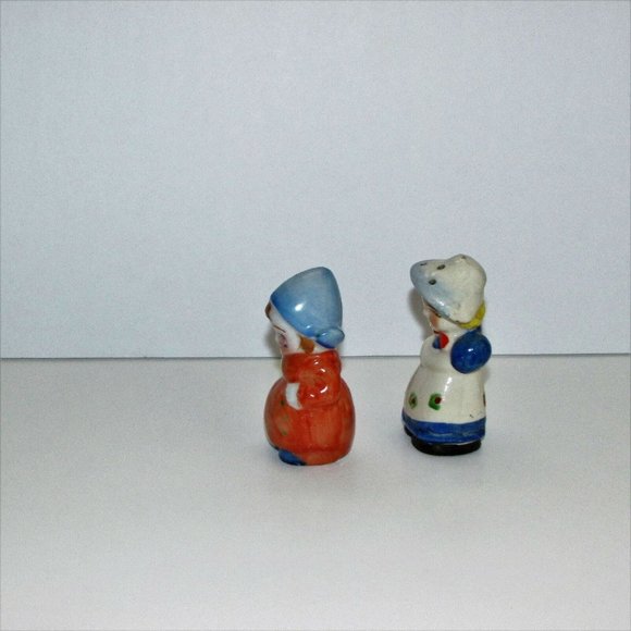 2 Vintage Salt & Pepper Shakers Colourful Mismatched Set Hand Painted Singles - Picture 6 of 9